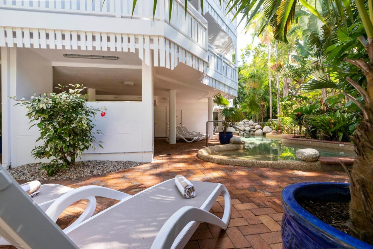 The White House Port Douglas Aparthotel Bagian luar foto