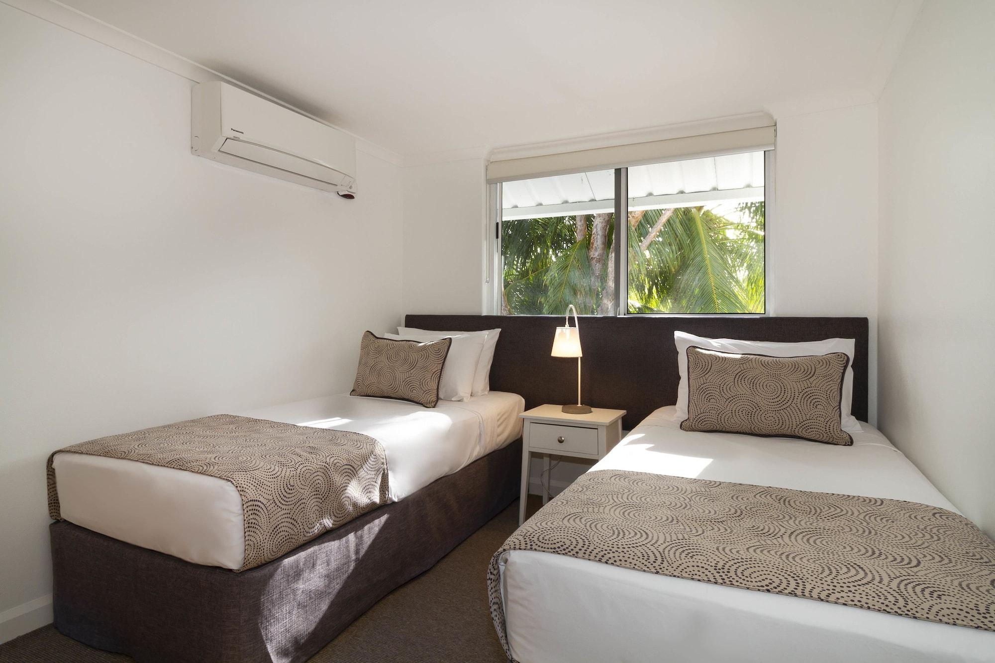 The White House Port Douglas Bagian luar foto