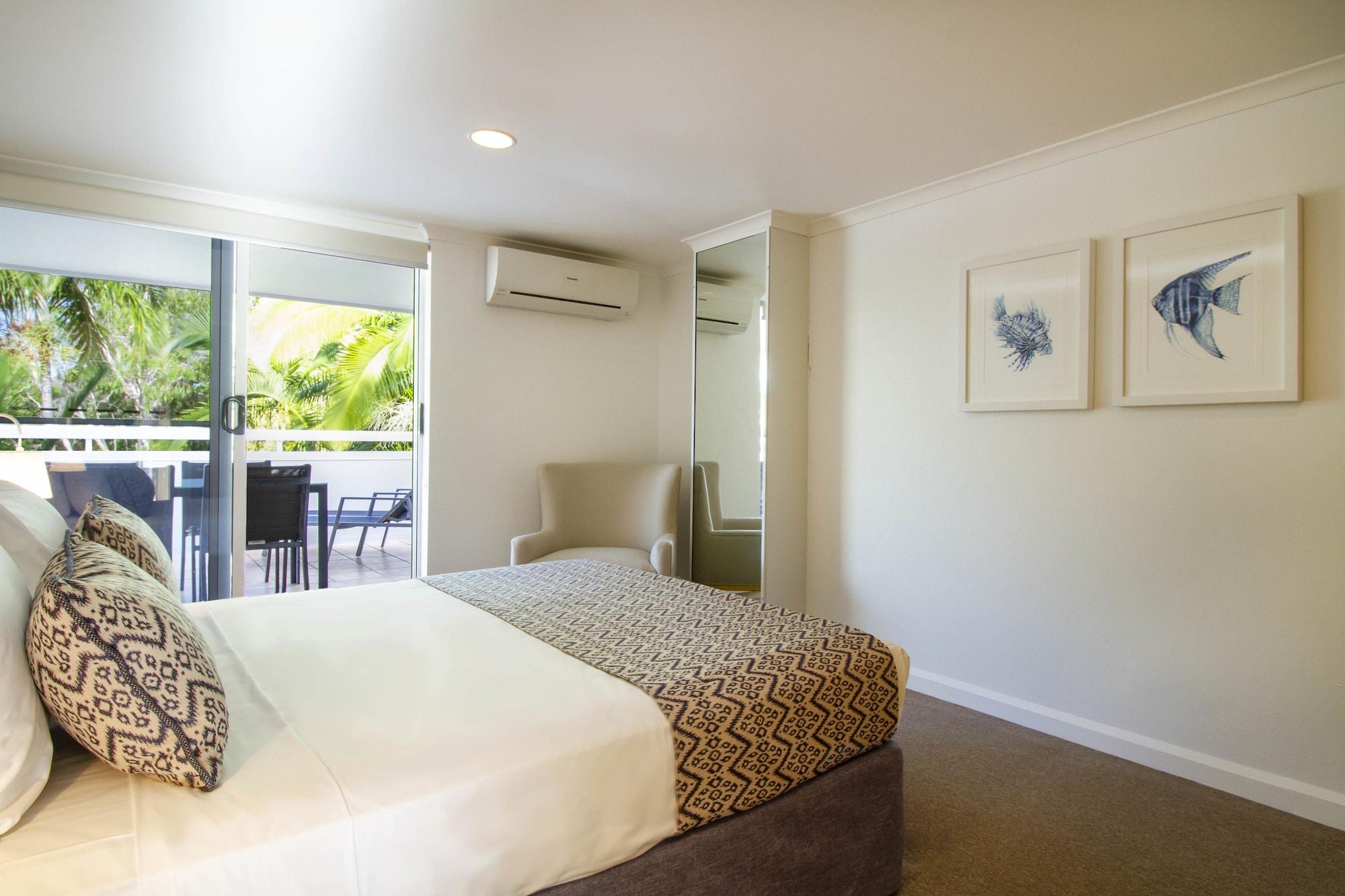 The White House Port Douglas Aparthotel Bagian luar foto