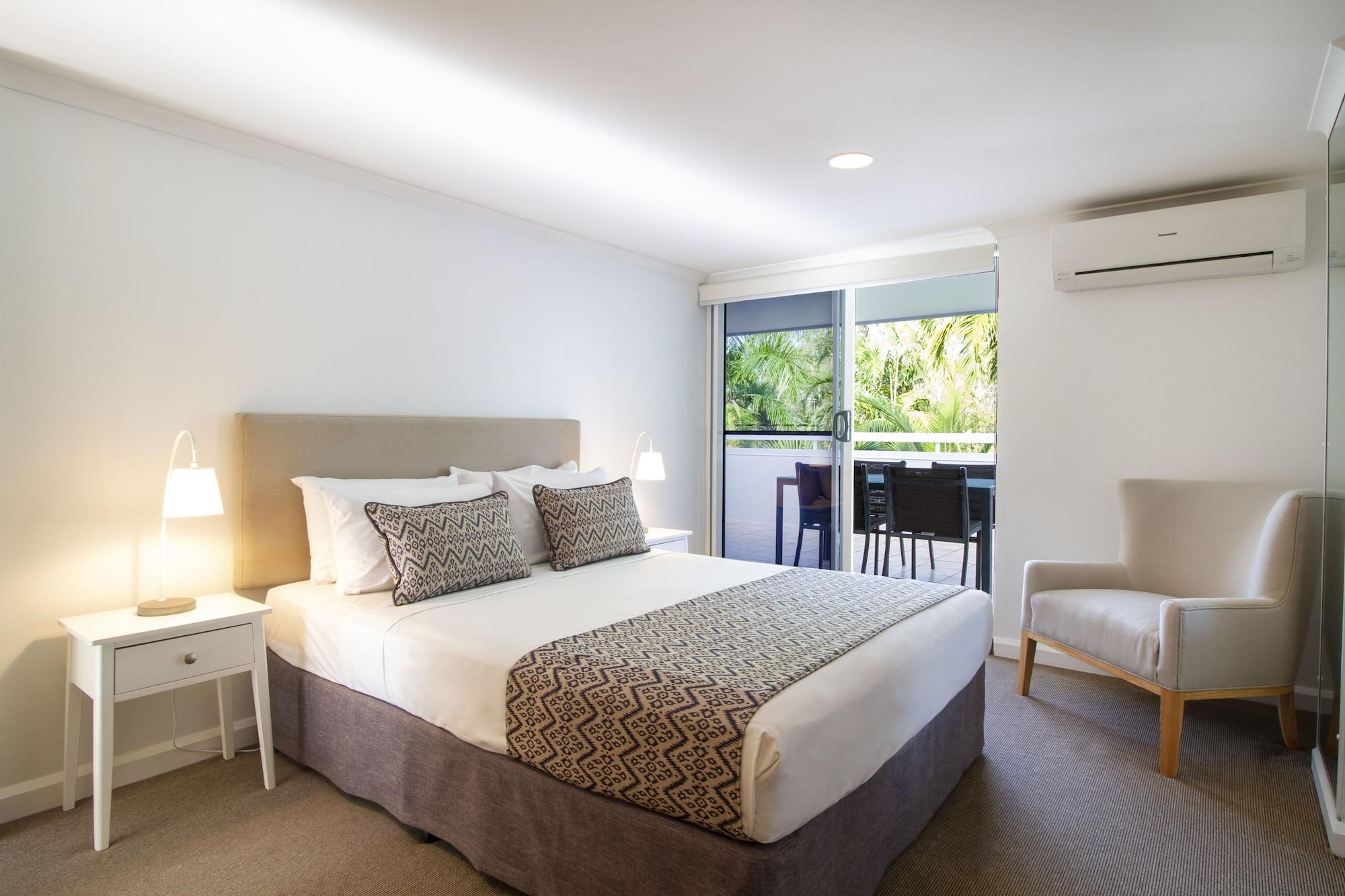 The White House Port Douglas Aparthotel Bagian luar foto