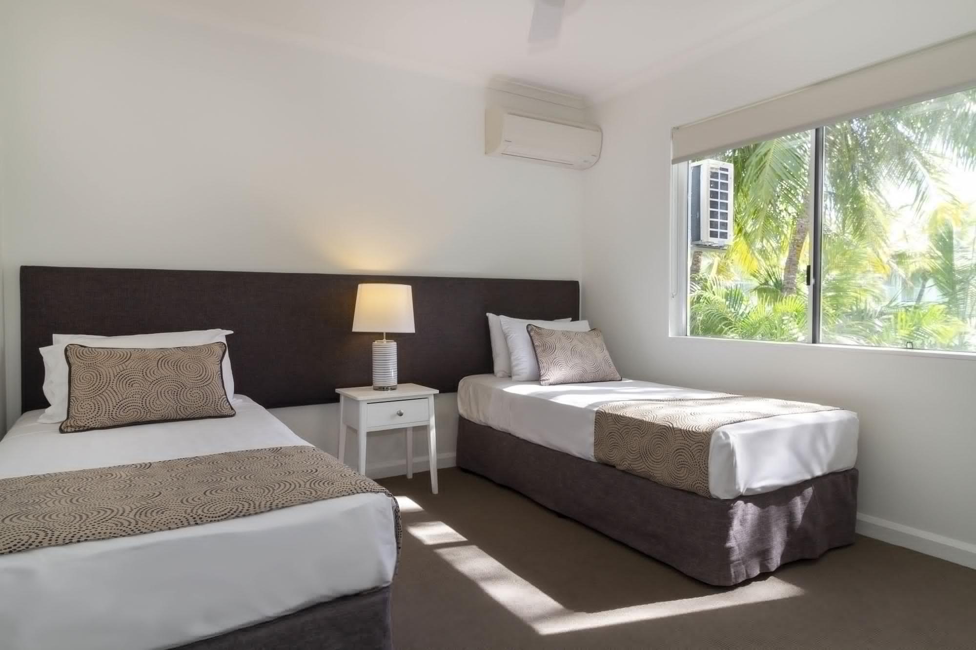 The White House Port Douglas Aparthotel Bagian luar foto