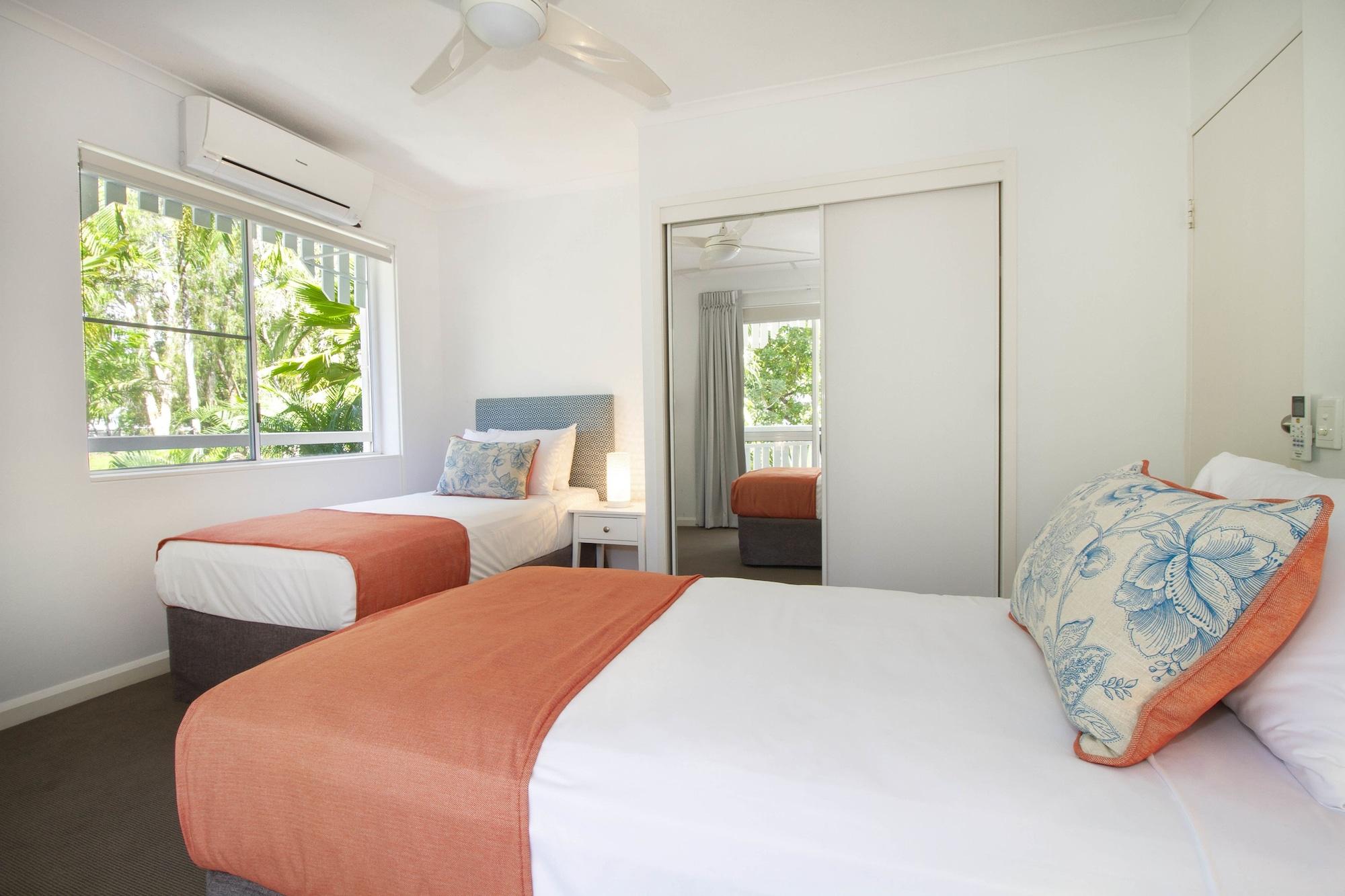 The White House Port Douglas Aparthotel Bagian luar foto