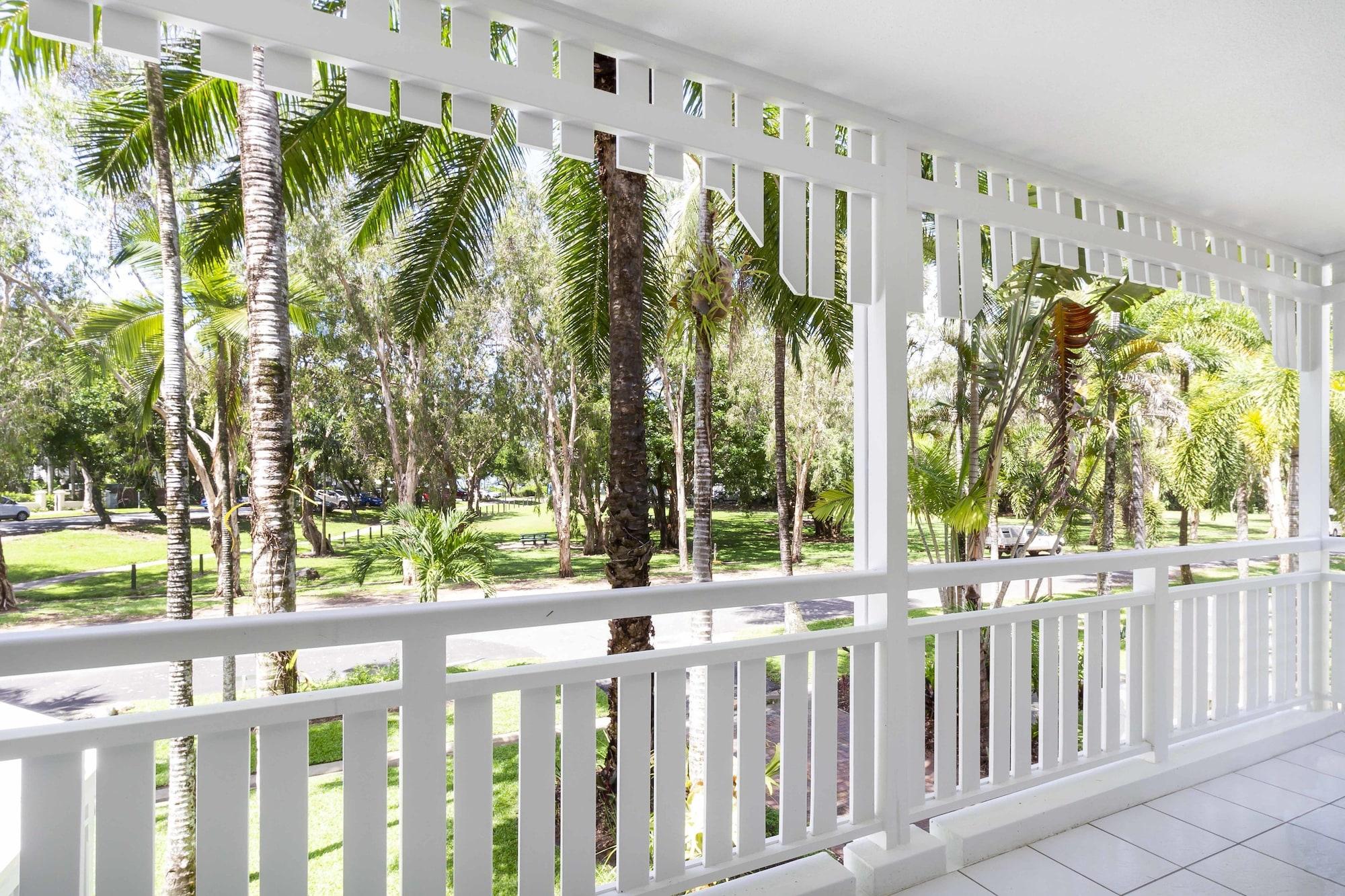 The White House Port Douglas Bagian luar foto