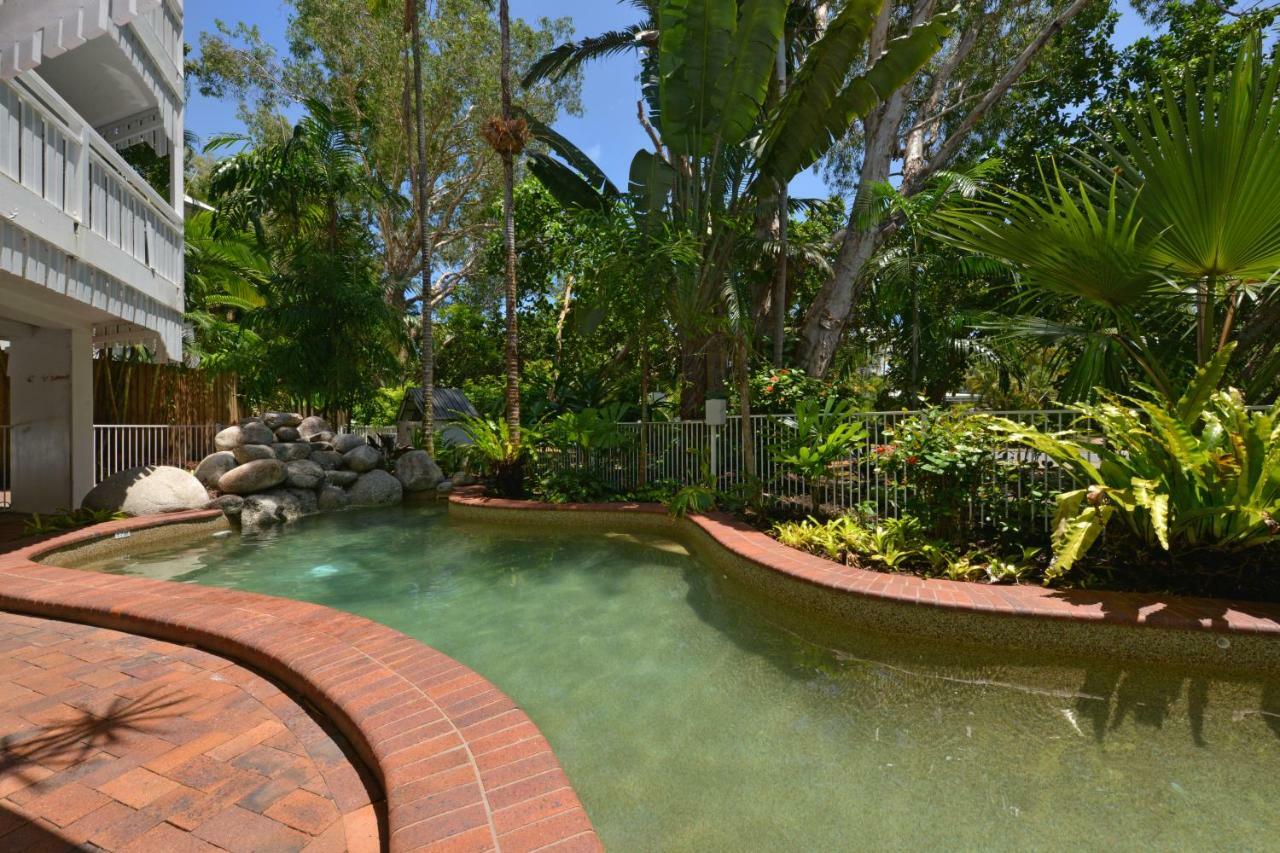 The White House Port Douglas Bagian luar foto