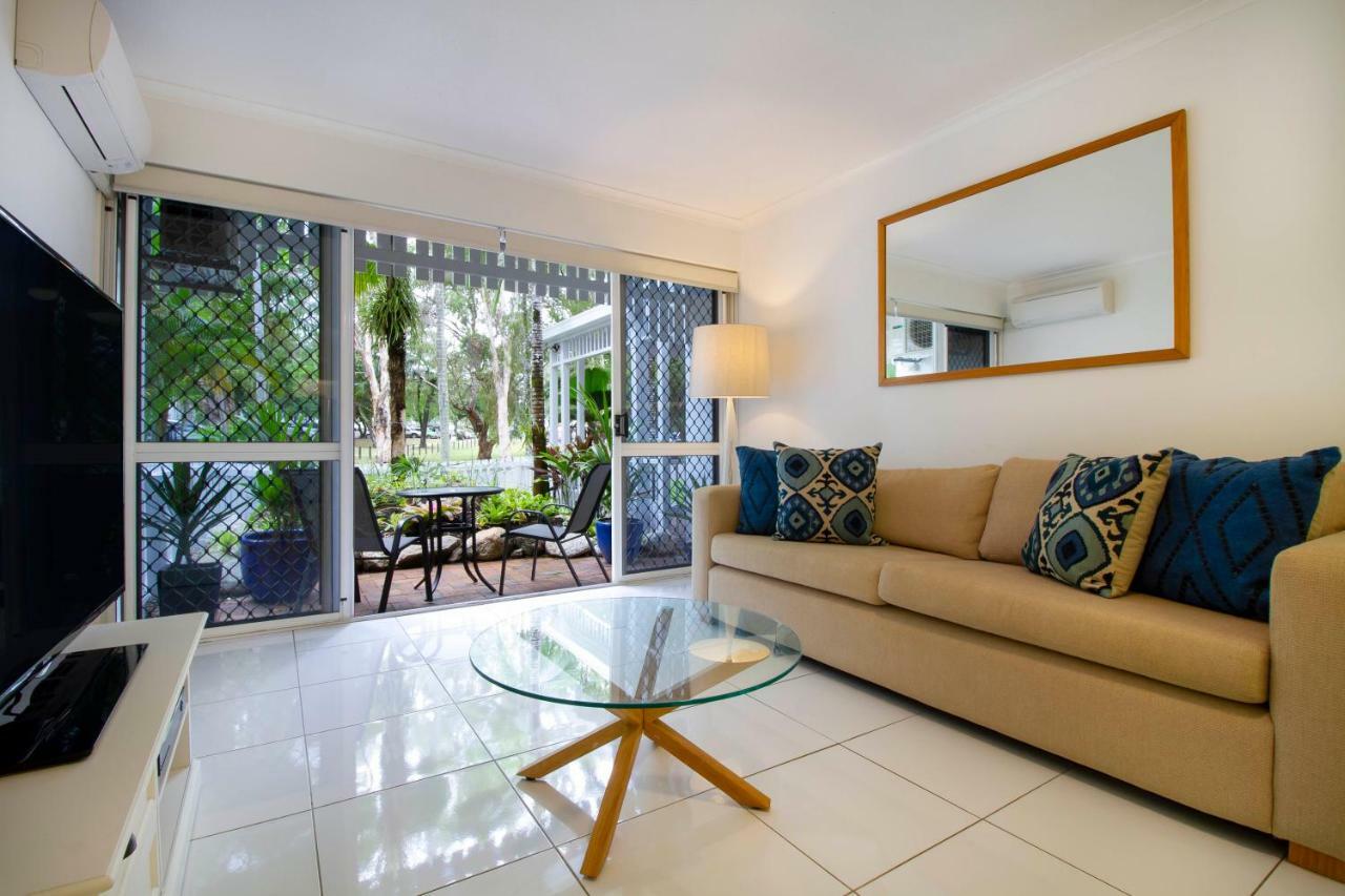 The White House Port Douglas Aparthotel Bagian luar foto