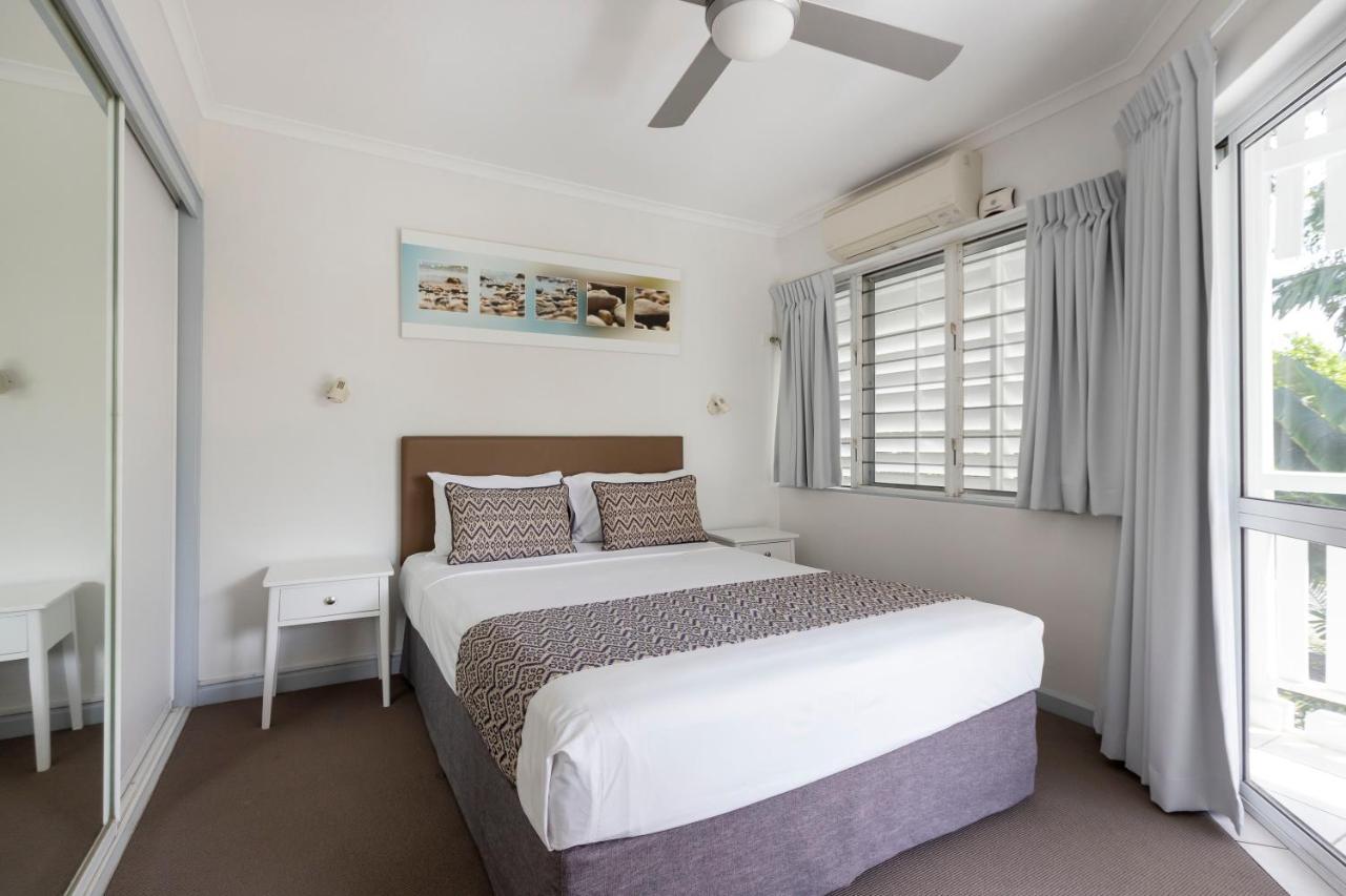 The White House Port Douglas Aparthotel Bagian luar foto